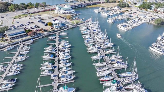 7922 Shore Dr Apt 313, Norfolk, VA 23518