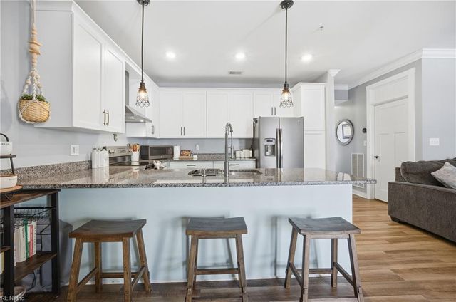 7922 Shore Dr Apt 313, Norfolk, VA 23518