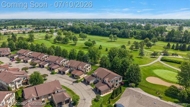 904 Country Club Drive, St. Clair Shores, MI 48082