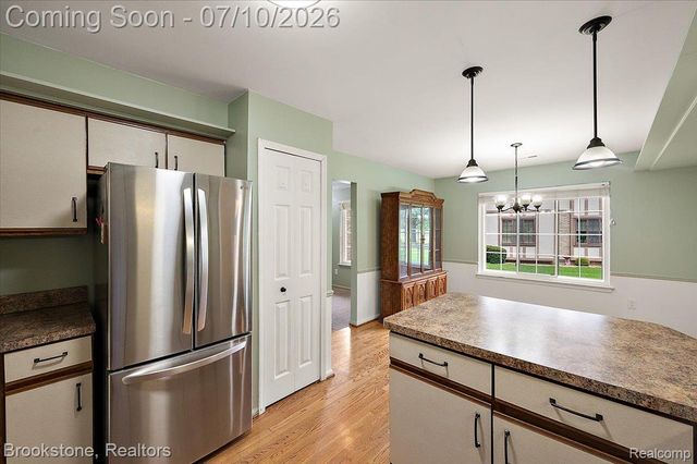 904 Country Club Drive, St. Clair Shores, MI 48082
