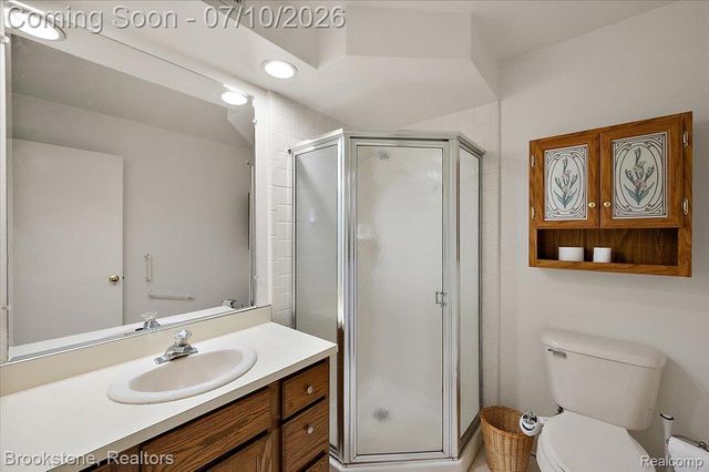 904 Country Club Drive, St. Clair Shores, MI 48082