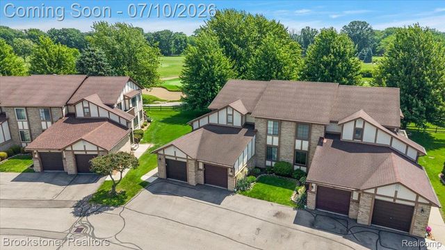 904 Country Club Drive, St. Clair Shores, MI 48082