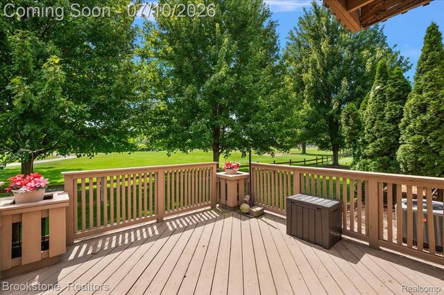 904 Country Club Drive, St. Clair Shores, MI 48082