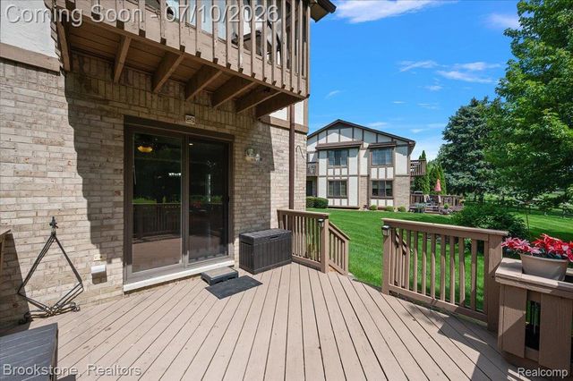 904 Country Club Drive, St. Clair Shores, MI 48082