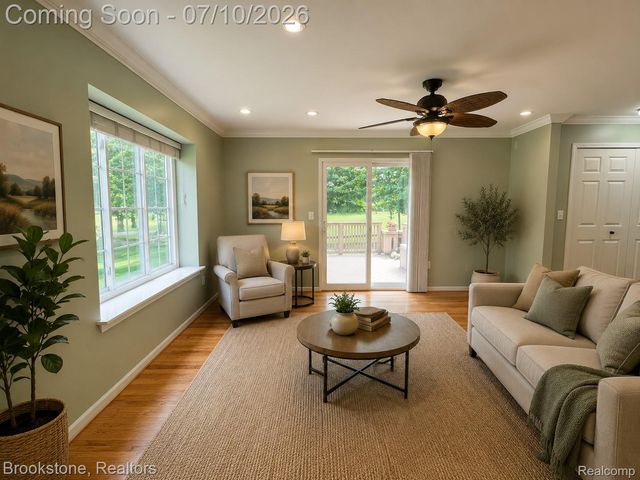 904 Country Club Drive, St. Clair Shores, MI 48082