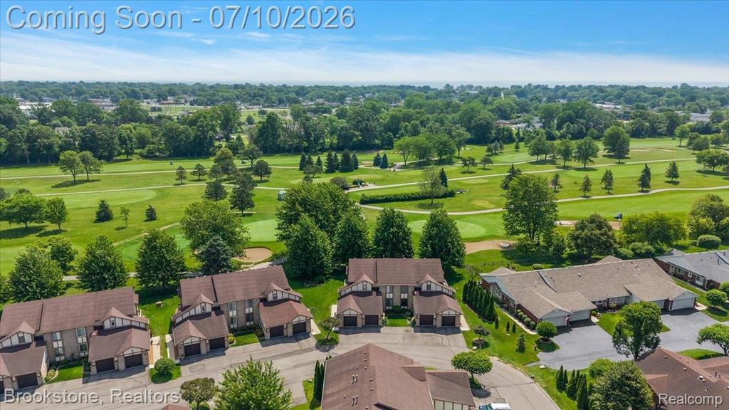 904 Country Club Drive, St. Clair Shores, MI 48082