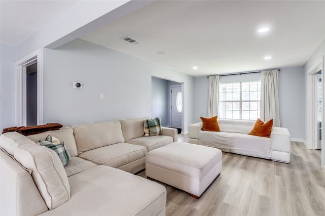 3647 Whitehall Drive, Dallas, TX 75229