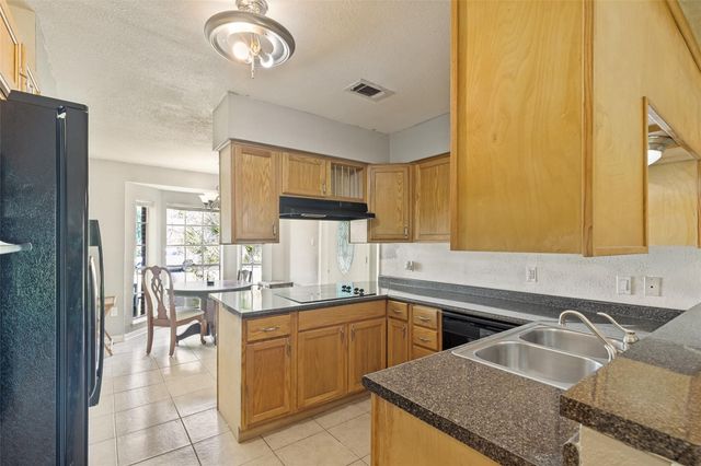 1745 Dolphin Drive, Seabrook, TX 77586