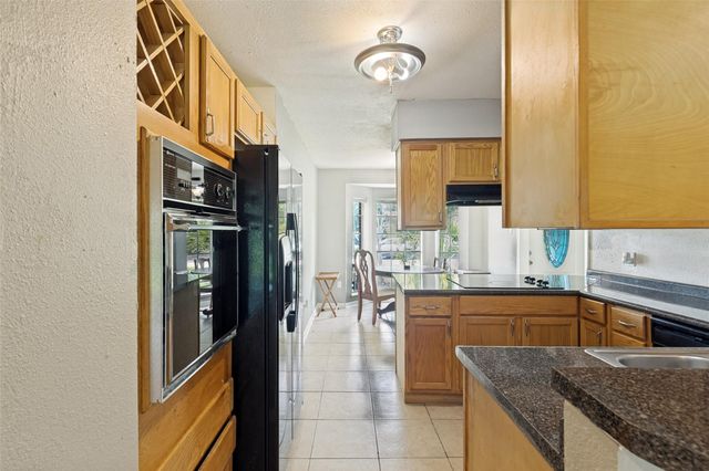 1745 Dolphin Drive, Seabrook, TX 77586