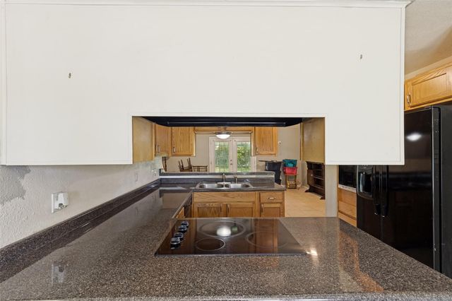 1745 Dolphin Drive, Seabrook, TX 77586
