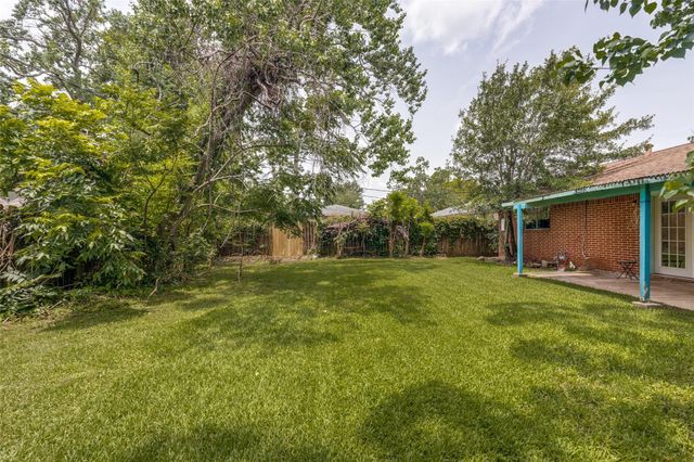 1745 Dolphin Drive, Seabrook, TX 77586