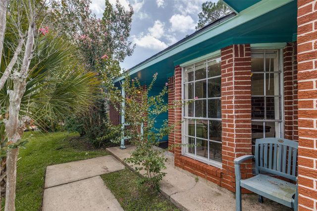 1745 Dolphin Drive, Seabrook, TX 77586