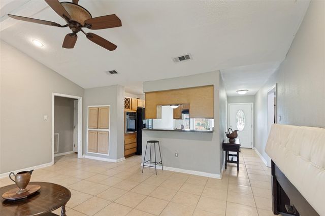 1745 Dolphin Drive, Seabrook, TX 77586