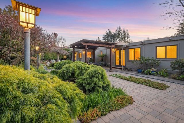 5780 Balmoral Dr, Oakland, CA 94619