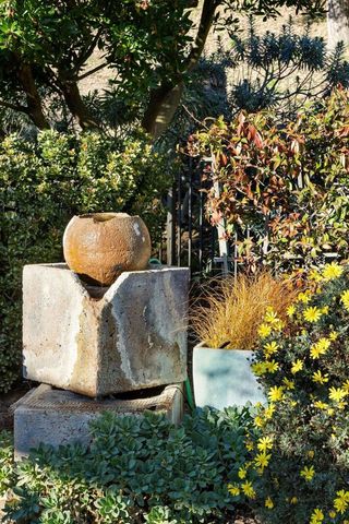 5780 Balmoral Dr, Oakland, CA 94619