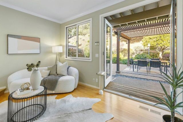 5780 Balmoral Dr, Oakland, CA 94619