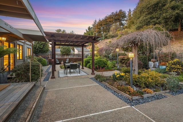 5780 Balmoral Dr, Oakland, CA 94619