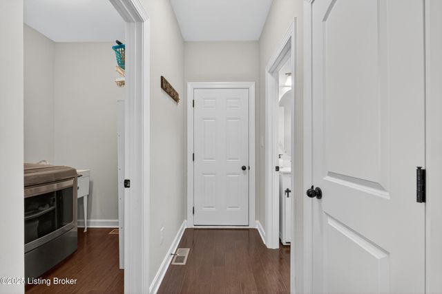 17117 Shakes Creek Dr, Fisherville, KY 40023