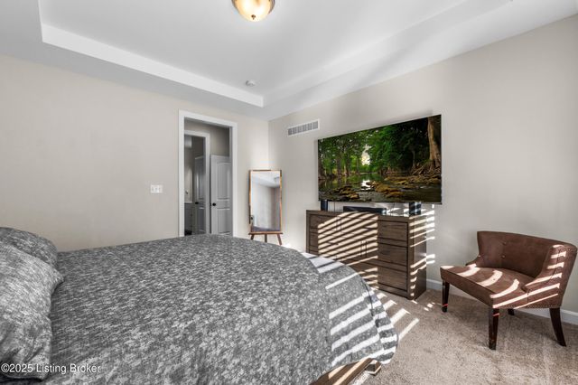 17117 Shakes Creek Dr, Fisherville, KY 40023