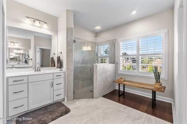 17117 Shakes Creek Dr, Fisherville, KY 40023