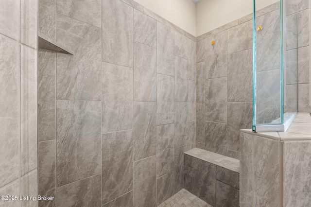 17117 Shakes Creek Dr, Fisherville, KY 40023