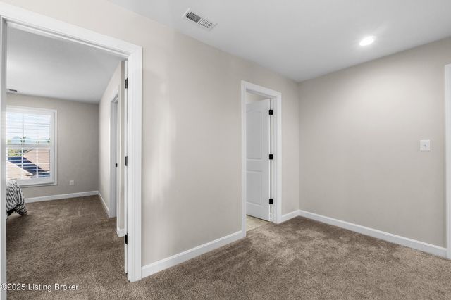 17117 Shakes Creek Dr, Fisherville, KY 40023