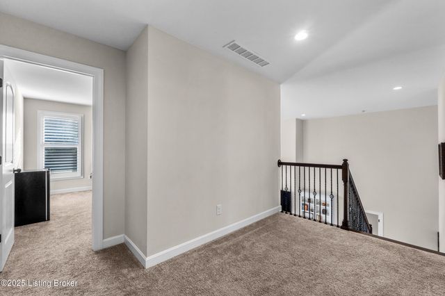 17117 Shakes Creek Dr, Fisherville, KY 40023