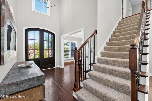 17117 Shakes Creek Dr, Fisherville, KY 40023