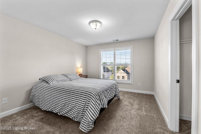 17117 Shakes Creek Dr, Fisherville, KY 40023