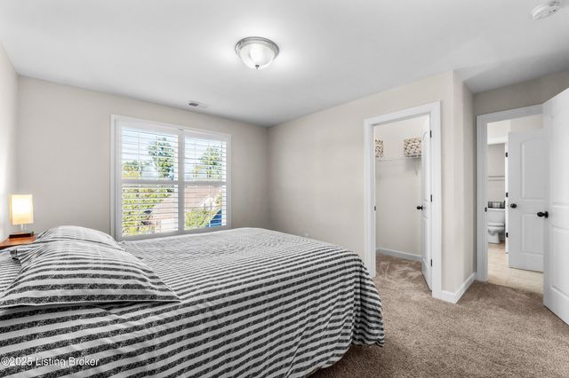 17117 Shakes Creek Dr, Fisherville, KY 40023