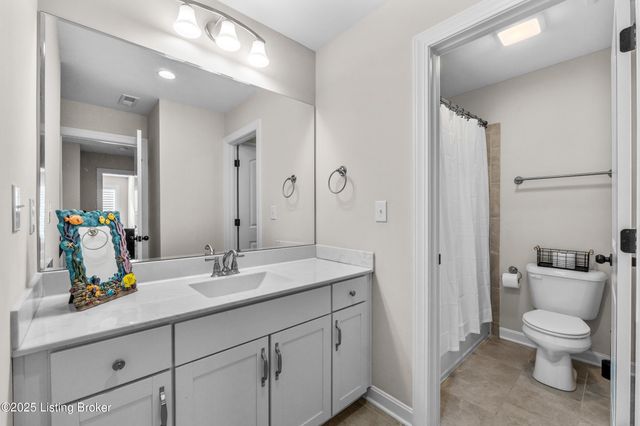 17117 Shakes Creek Dr, Fisherville, KY 40023