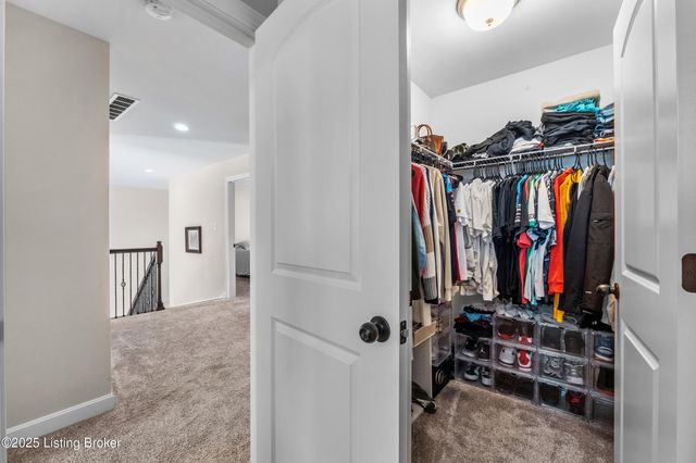 17117 Shakes Creek Dr, Fisherville, KY 40023