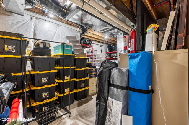 17117 Shakes Creek Dr, Fisherville, KY 40023