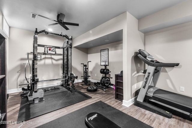 17117 Shakes Creek Dr, Fisherville, KY 40023