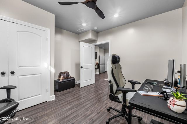 17117 Shakes Creek Dr, Fisherville, KY 40023