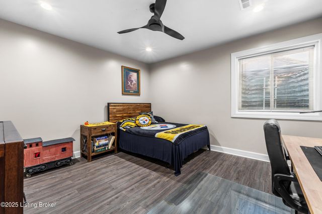 17117 Shakes Creek Dr, Fisherville, KY 40023