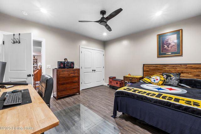 17117 Shakes Creek Dr, Fisherville, KY 40023