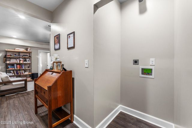 17117 Shakes Creek Dr, Fisherville, KY 40023