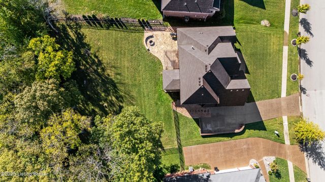 17117 Shakes Creek Dr, Fisherville, KY 40023