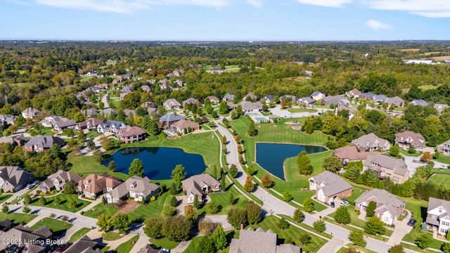 17117 Shakes Creek Dr, Fisherville, KY 40023