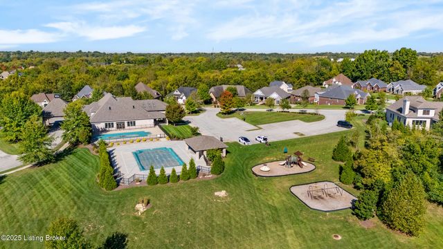 17117 Shakes Creek Dr, Fisherville, KY 40023