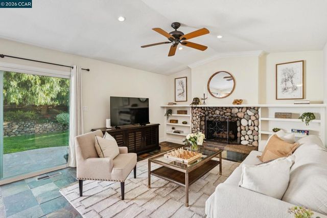 1133 Greenbrook Dr, Danville, CA 94526