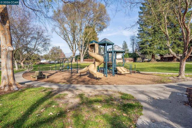 1133 Greenbrook Dr, Danville, CA 94526