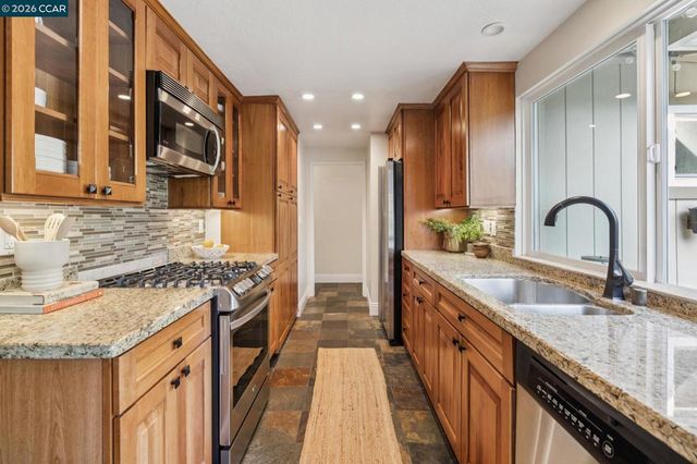 1133 Greenbrook Dr, Danville, CA 94526