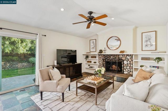 1133 Greenbrook Dr, Danville, CA 94526