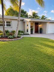 4721 SW 34th Dr, Dania Beach, FL 33312
