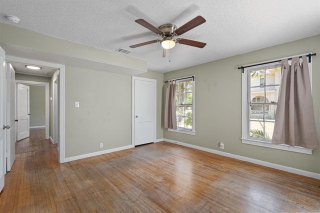 1121 Lexington ST, Taylor, TX 76574