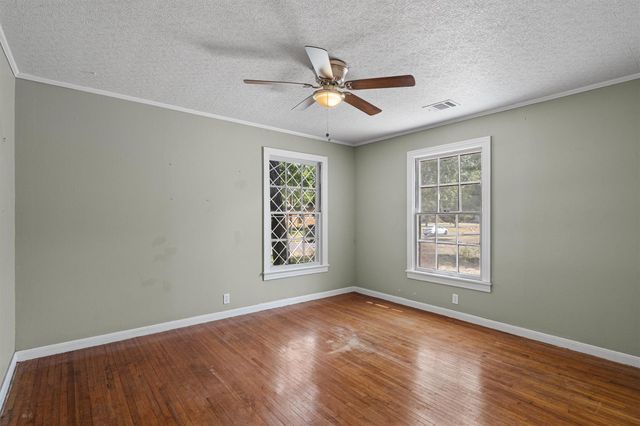 1121 Lexington ST, Taylor, TX 76574