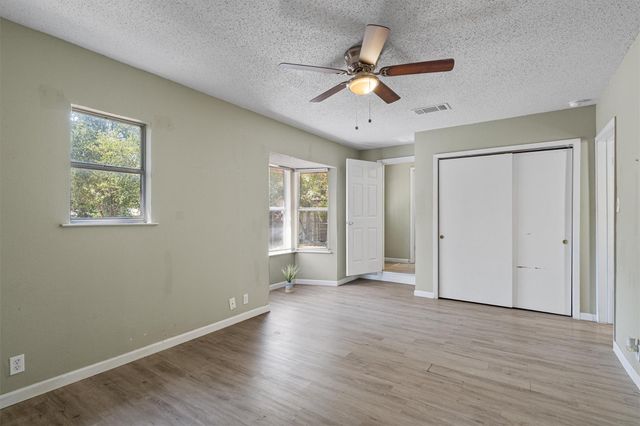 1121 Lexington ST, Taylor, TX 76574