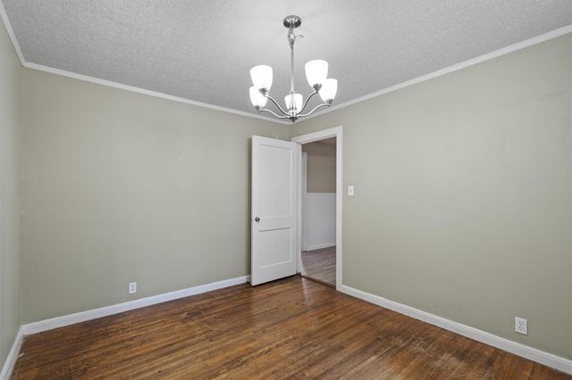 1121 Lexington ST, Taylor, TX 76574